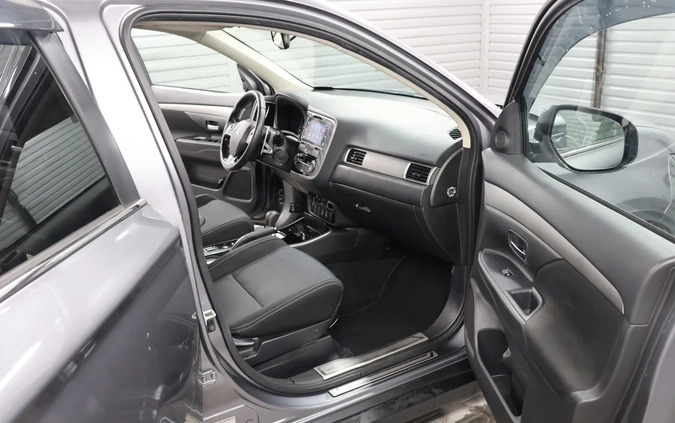 Mitsubishi Outlander cena 91400 przebieg: 23000, rok produkcji 2018 z Golina małe 191